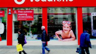 Искат анулиране на сделката между Verizon и Vodafone