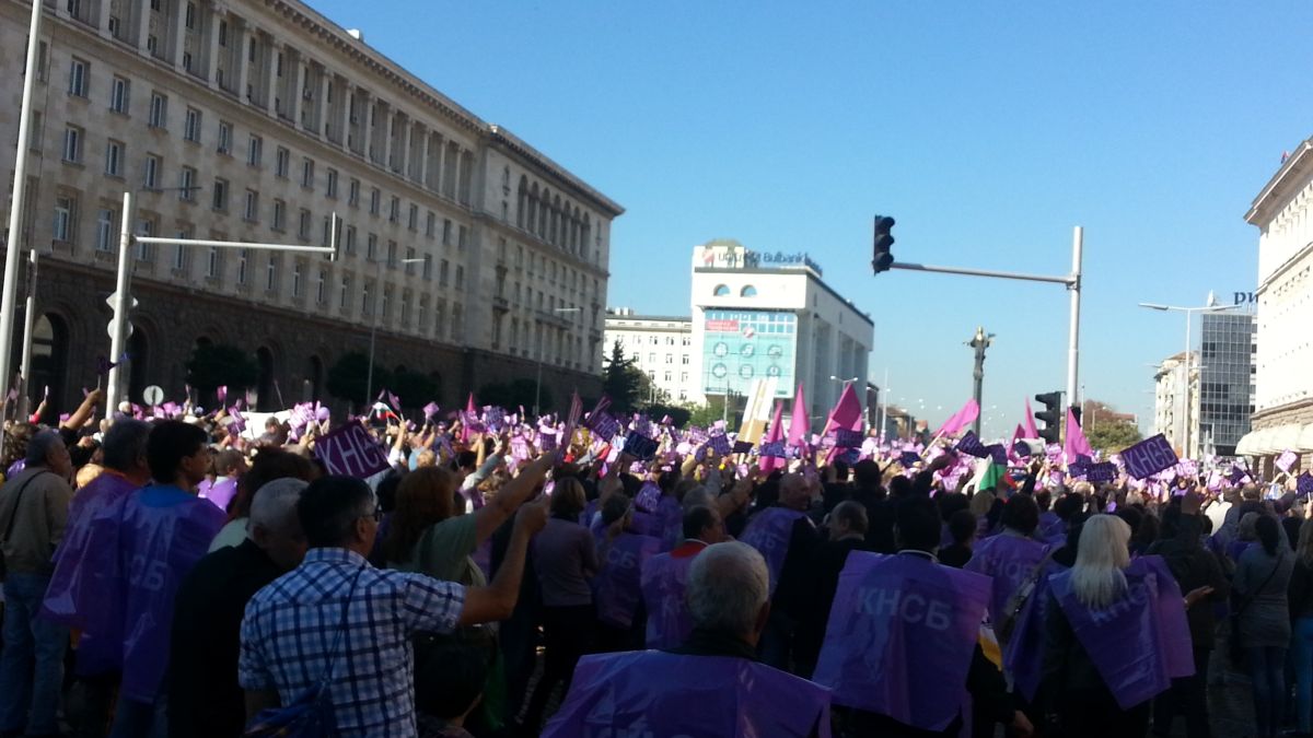 Протест на синдикатите блокира центъра на София