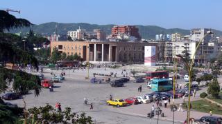 Взрив разтърси ресторант в Албания, над 20 души са ранени