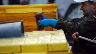 Шокиращо разкритие: Изхвърлили в кофа за боклук наш известен певец СНИМКА