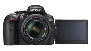 D5300 е първият DSLR фотоапарат на Nikon с Wi-Fi и GPS