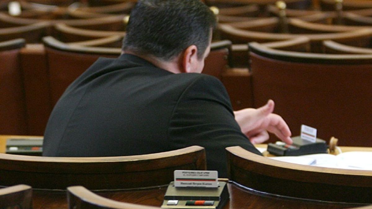 Бившите агенти на ДС остават без ордени 