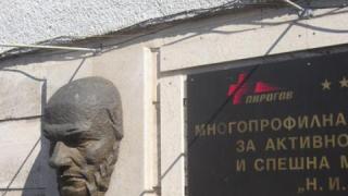 Извадиха гигантски тумори от  две бебета 