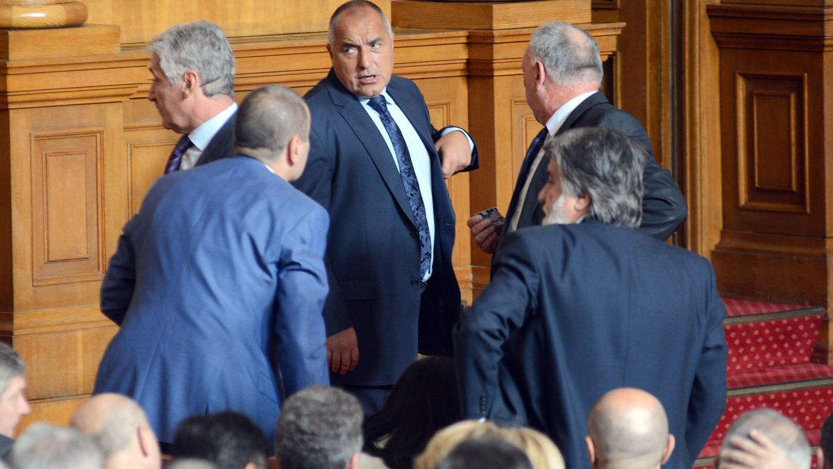 Първи депутат зарязва Борисов