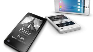 Смартфонът YotaPhone вече е на пазара в Европа