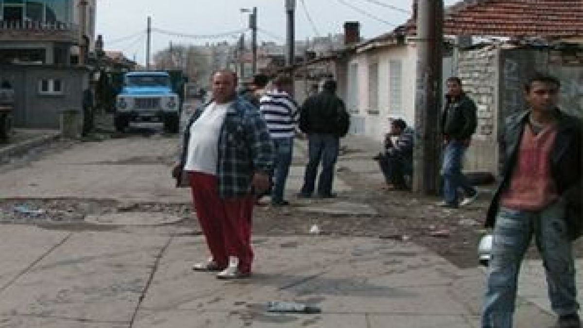 Трафопост в Самоков аварира след масово нелегално включване на роми