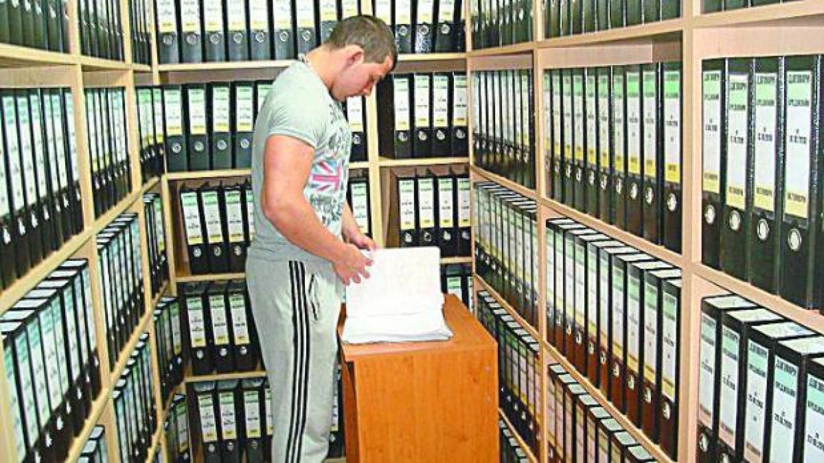 Лихвари обличали длъжници в женски дрехи, карали ги да правят орален секс
