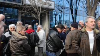 Първи обезщетения получиха уволнените корабостроители