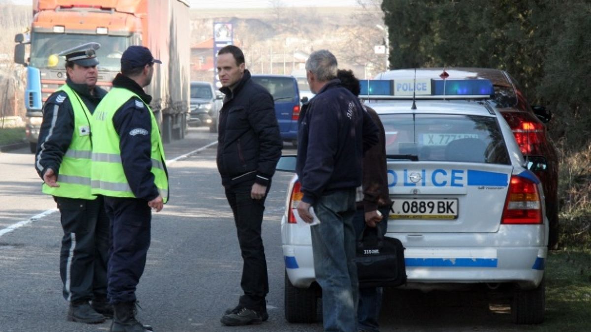 Кола блъсна пенсионерка на заден