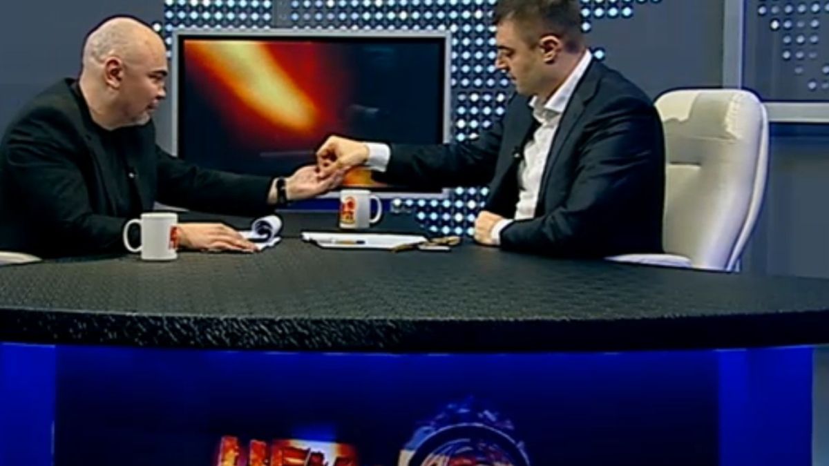 Росен Петров се присъедини към Бареков в театро по bTV