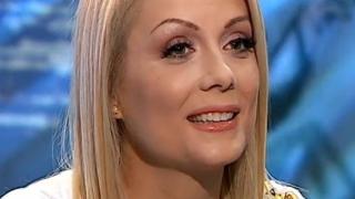 Стряскаща гледка: Венета Райкова легна под ножа, не прилича на себе си ВИДЕО