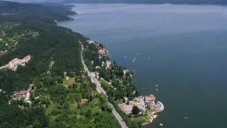 Бойко подхваща незаконното строителство край язовир Искър