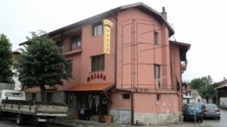 Заради фалит продават хотел и механа "Мамин Кольо"  в Банско
