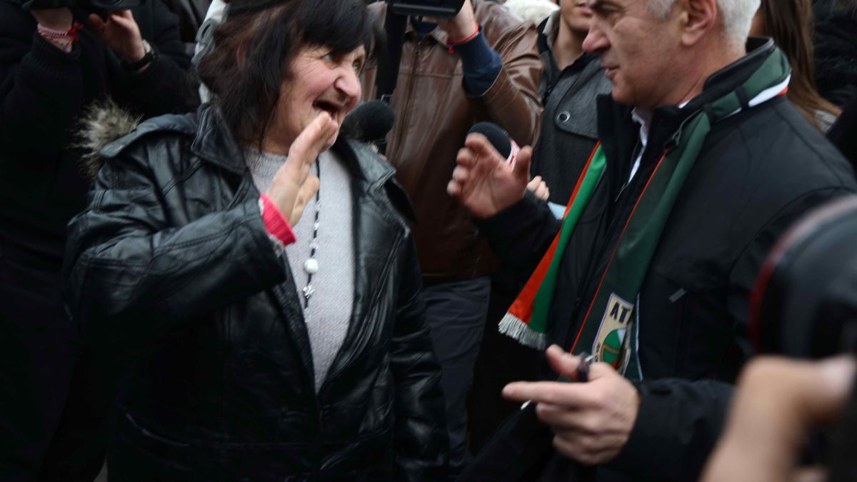 Атакист припадна при речта на Волен