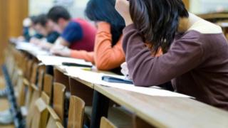 Днес започва записването за матури