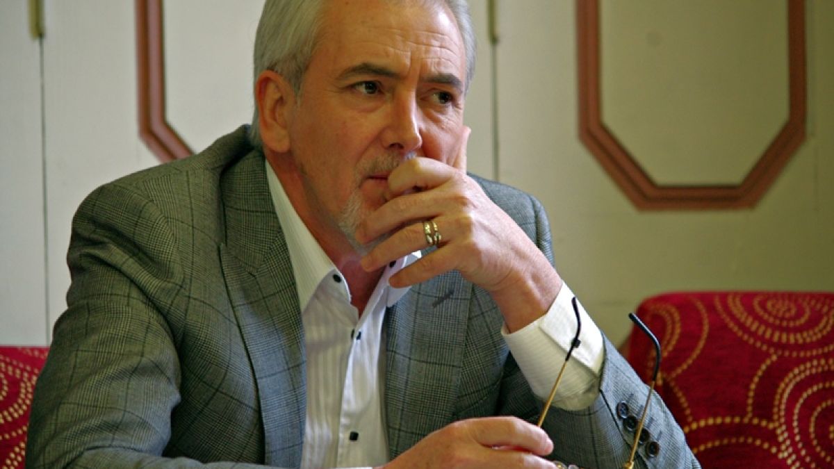 Местан: Бойко Борисов изпитва панически страх от Пеевски    