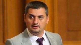 Кирил Добрев пита: Бодигард на Борисов ли е саботирал акцията в Лясковец?