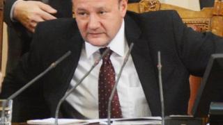 Парламентът на нож с президента за ЦИК 