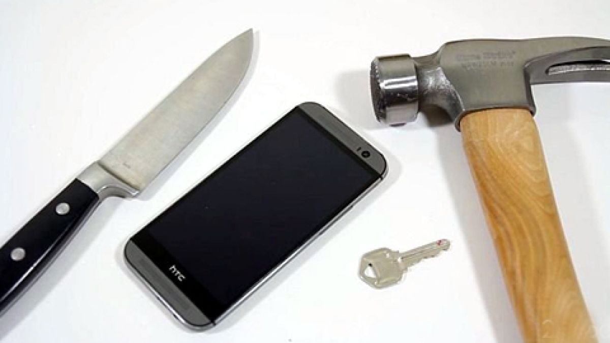 Краштест на HTC One M8 (ВИДЕО)