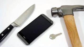 Краштест на HTC One M8 (ВИДЕО)