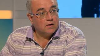 Социологът Кънчо Стойчев с остра критика към Валери Симеонов заради заведенията по морето