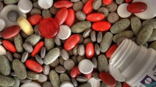 Стотици хиляди българи в капана на опасната канцерогенна съставка в 62 лекарства 