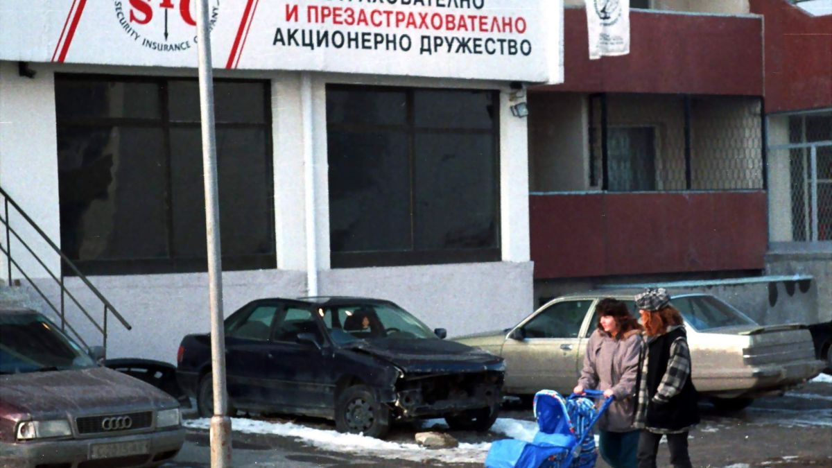 Наемател на кафене в Студентски град: Тук е феодално владение на Маджо
