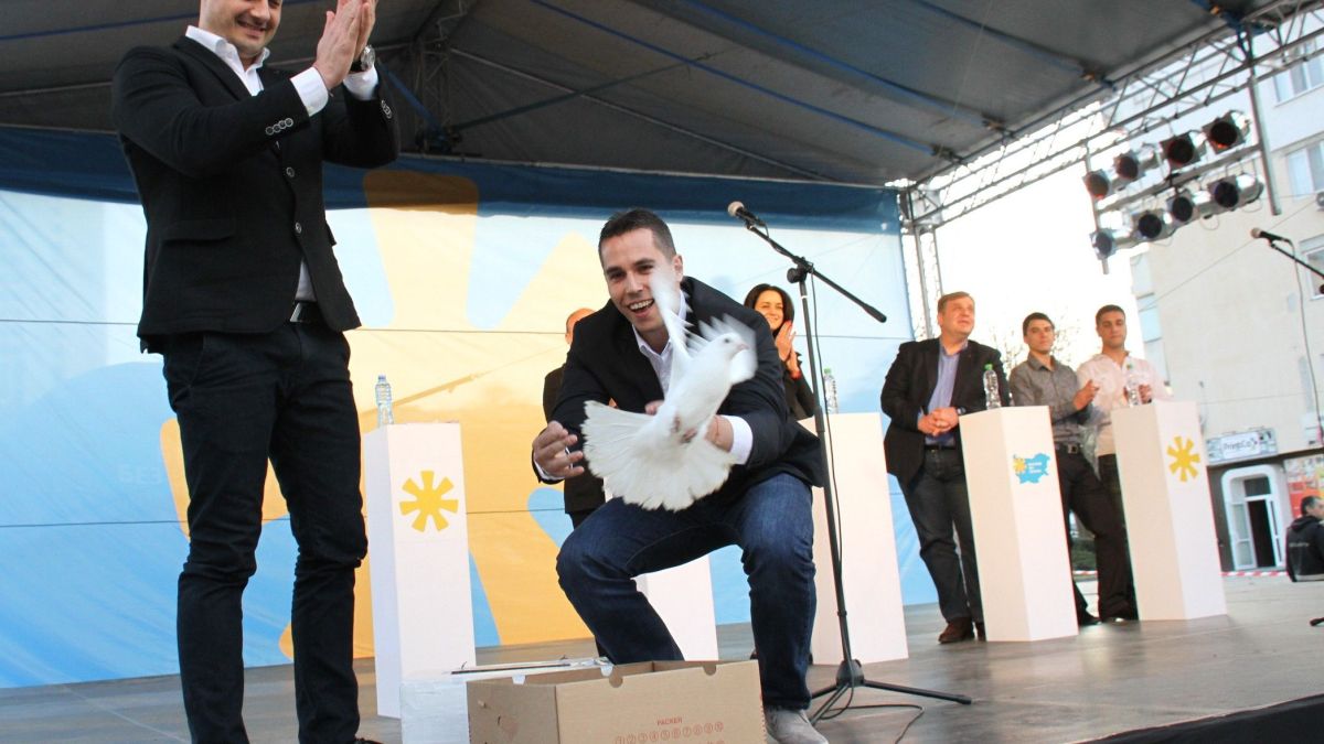 Дядо прати на Бареков армаган в кашон