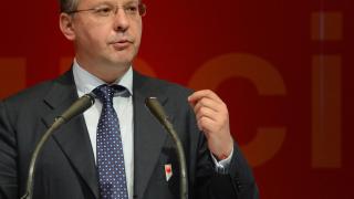 Станишев вдигна БСП на крак