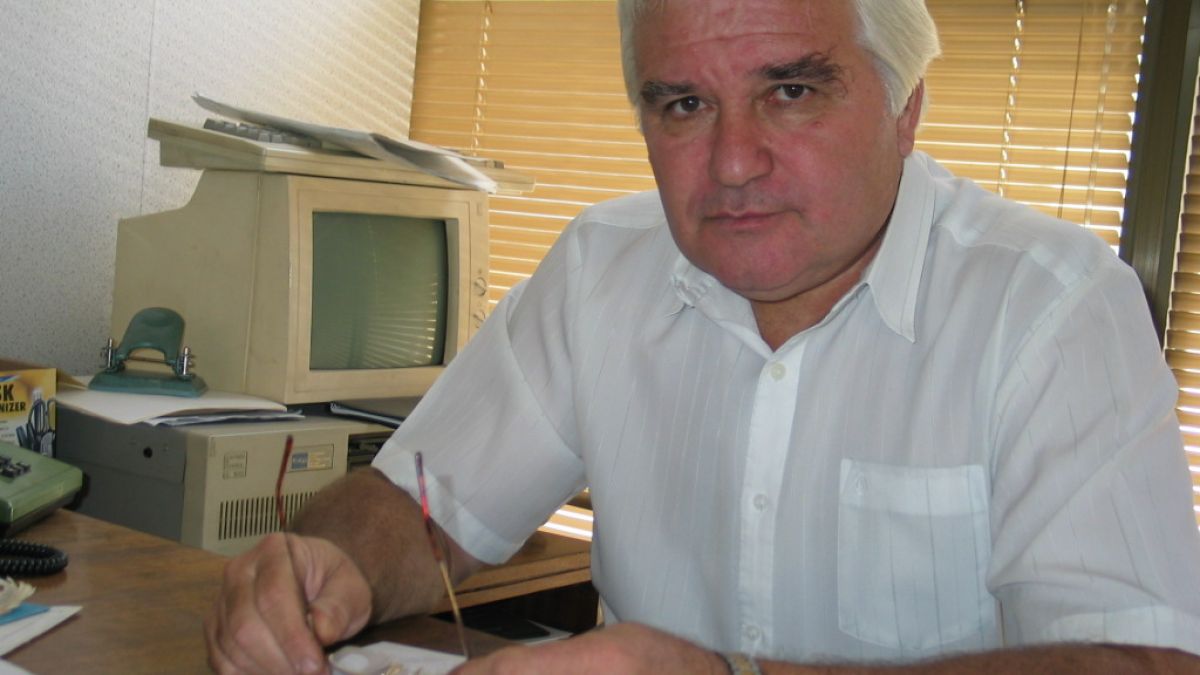 Поклонението в лагера на смъртта в Ловеч нажежи страстите в ДСБ