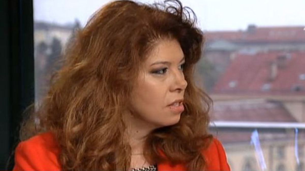 Илияна Йотова: Докладът за спиране на еврофондовете ни е дело на ЕНП