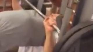 Бареков честити празника на България и вдигна 100 от лежанка (ВИДЕО)