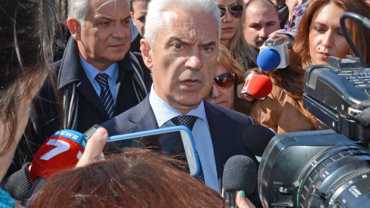 Сидеров ядосан, че спецслужбите се занимават с Русия, а не с ислямисти
