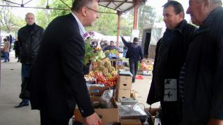Станишев откри кампанията и пазарния ден в Антоново (СНИМКИ)