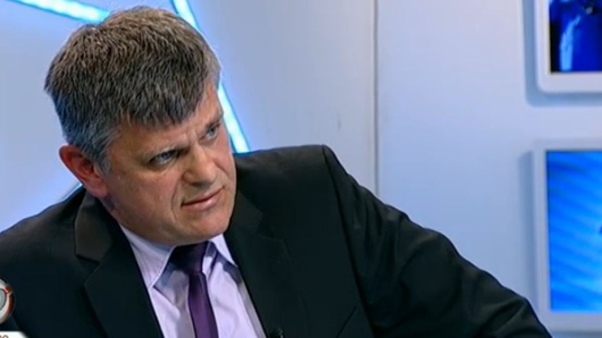 Проф. Димитър Недялков: Няма проблем да се транспортира военна техника през страната за Сърбия