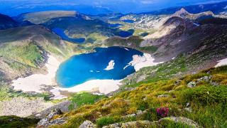 Наглостта на туристите край Седемте рилски езера няма край, а от понеделник става още по-зле