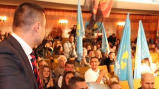 Бареков: За БСП, ДПС и ГЕРБ политиката е софра - да ги изметем