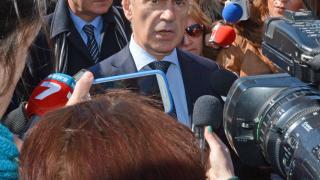 Волен: Миков да свика извънредно заседание на парламента, а Плевнелиев - на КСНС!