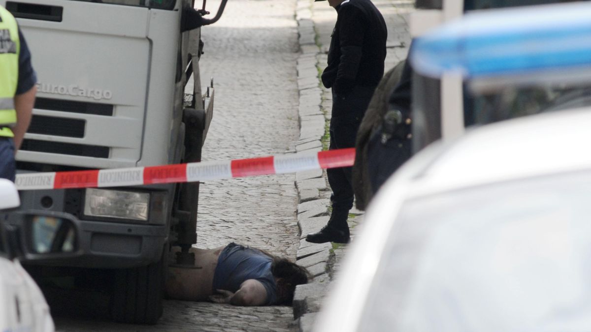 Жена се хвърли върху паяк на "Паркинги и гаражи" и издъхна на място (СНИМКИ)