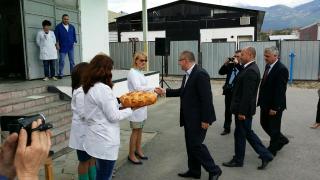 Станишев надникна в обувките на италианските карабинери