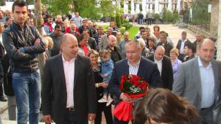 Станишев попита Дупница да подкрепи ли оставката на Мая Манолова 