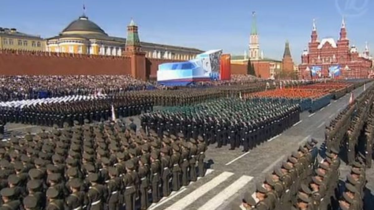 Уникален двоен Парад на победата в Москва и Севастопол (ВИДЕО)