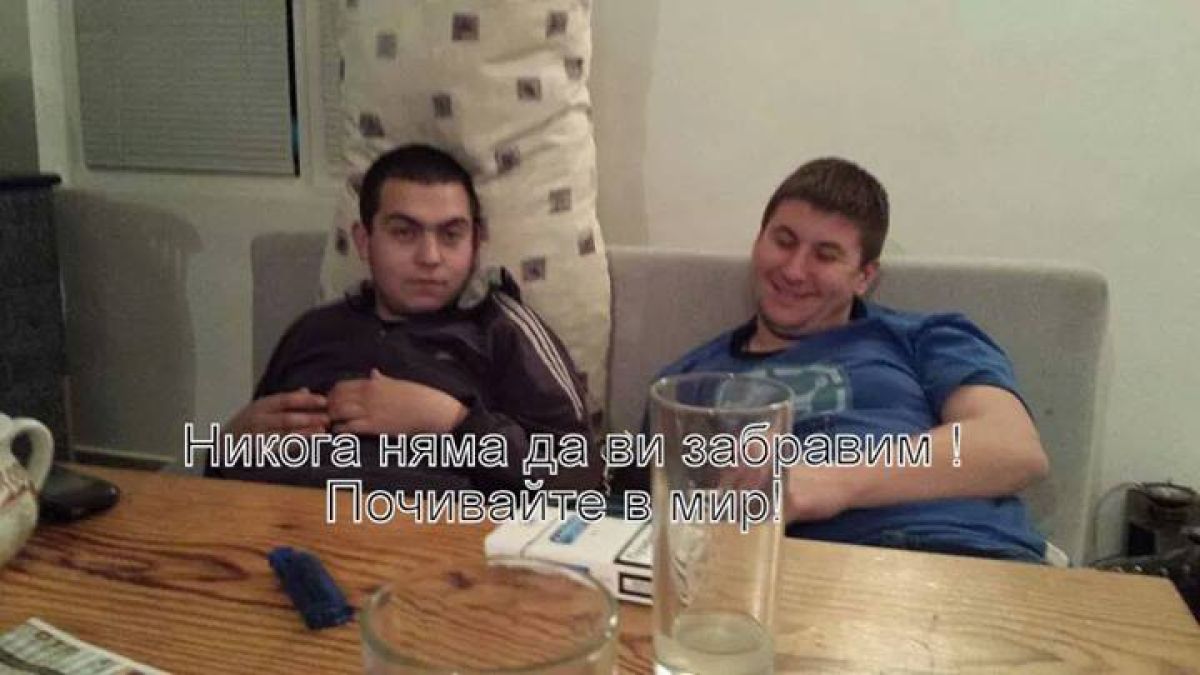 Родители търсят свидетели на удара, убил двама студенти