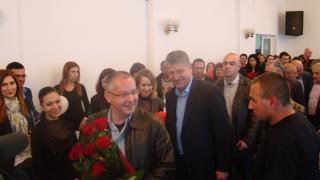 Благодарности и книга за Станишев от младите в Тунджа 