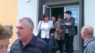 Корнелия Нинова потресена: Лична лекарка лекува само фенове на ГЕРБ 