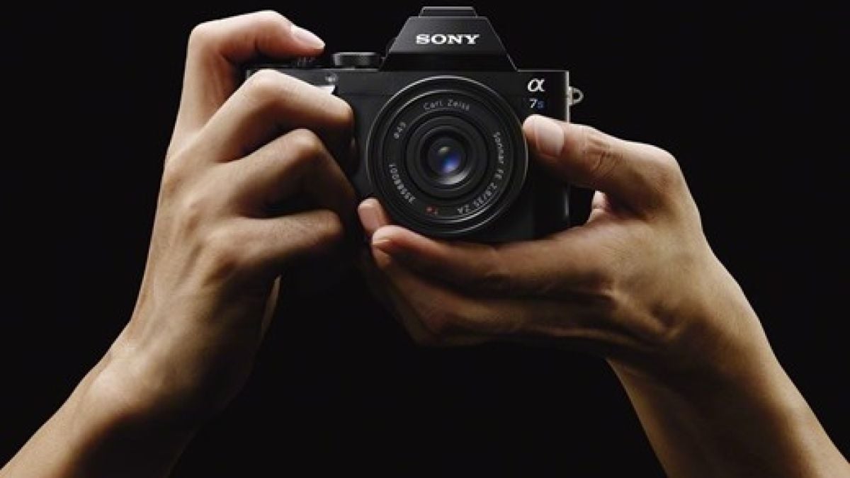 Sony обявиха цената на Alpha 7S, очаквано скъп е 