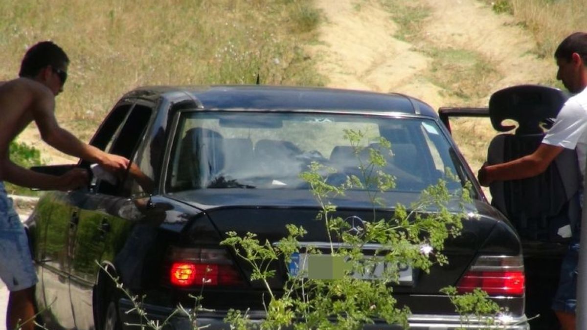 Мутри с Черен "Мерцедес" предлагат на роми в Благоевград по 30 лева на глас