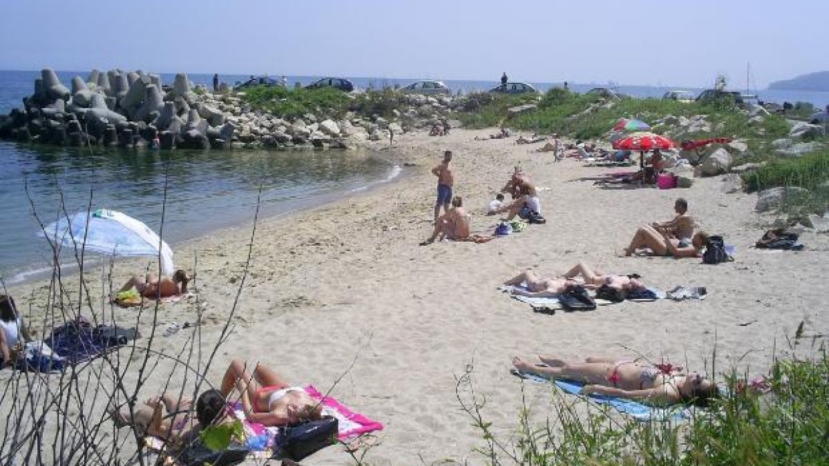 Откриха първите два варненски плажа