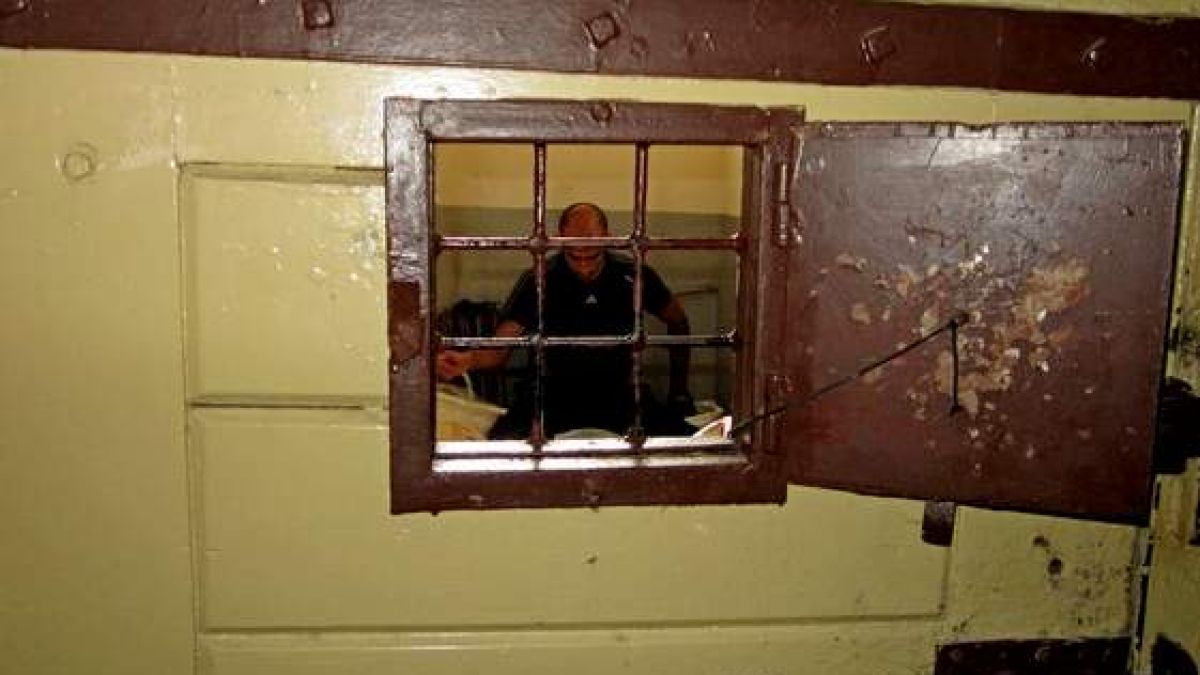 Ресторантьор зад решетките, убил клиент с къри