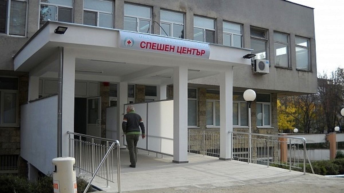 Само в БЛИЦ: Един сантиметър делял от смъртта наръгания от клането в Дългопол!
